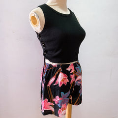 (BRAND NEW) Black Floral Stretchy Shorts