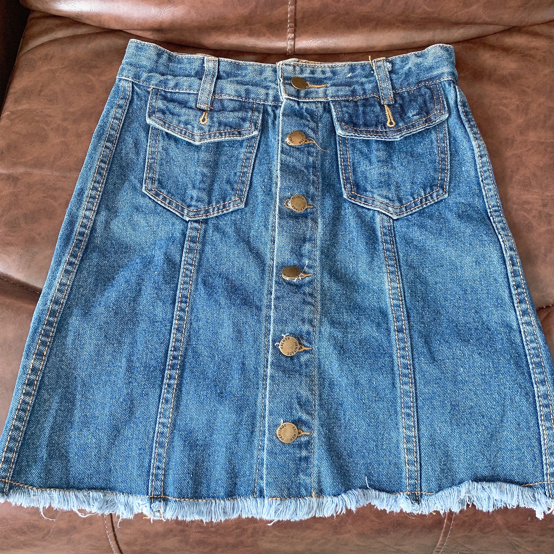 (BRAND NEW) Buttoned Denim Skirt